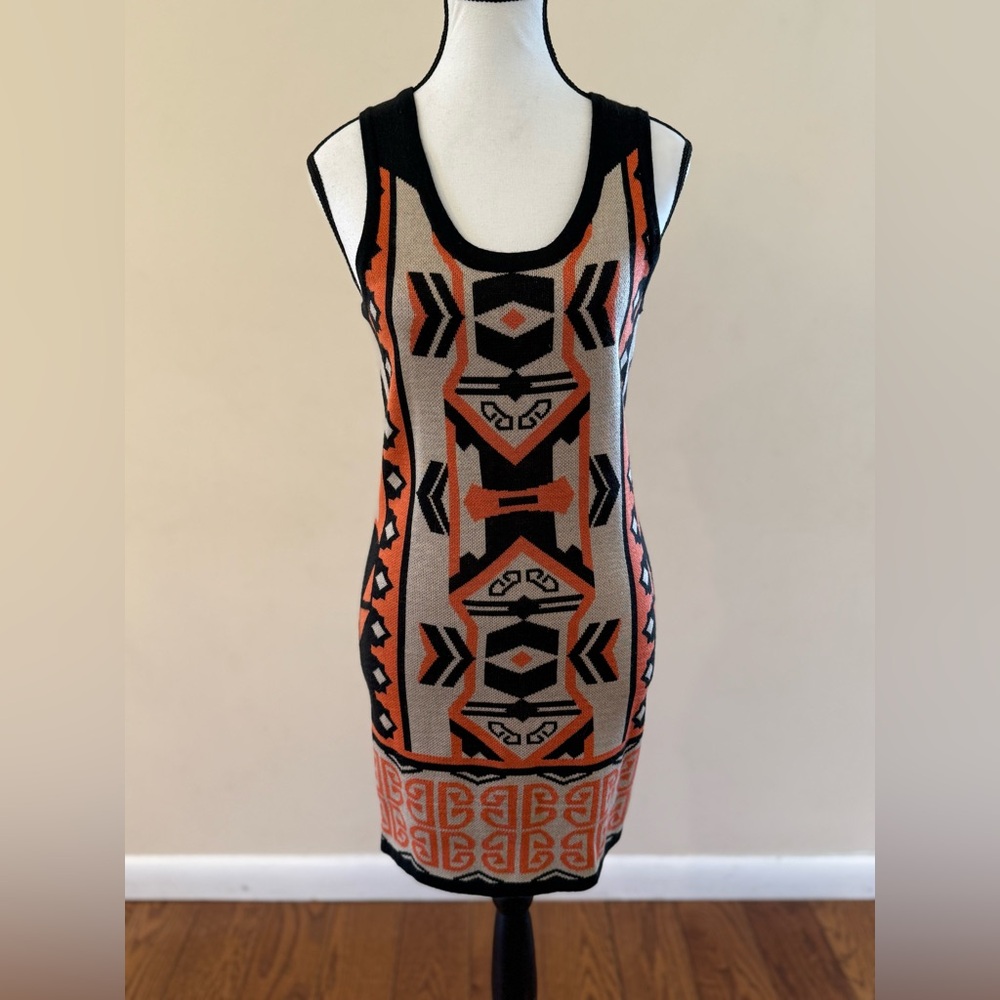 T/O Sleeveless Aztec print sweater dress